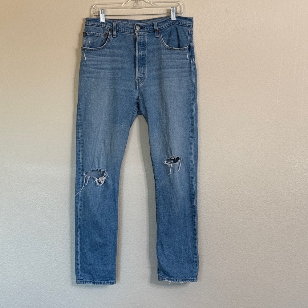 Levi’s 501 blue jeans denim distressed see measurements